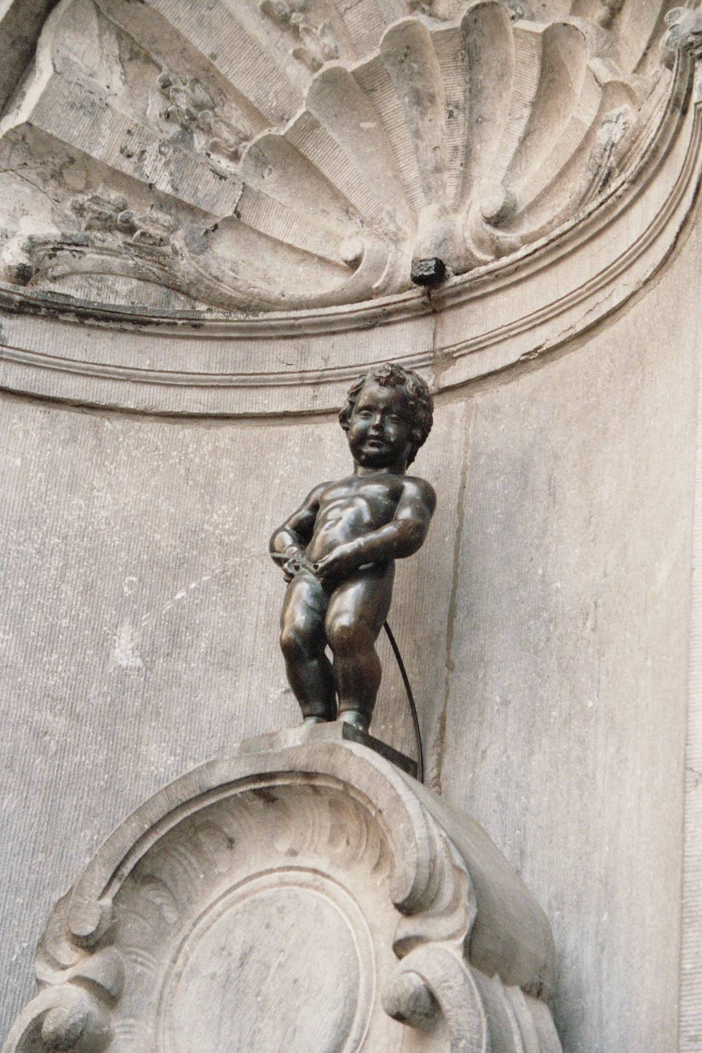 bruessel_manneken_pis.jpg