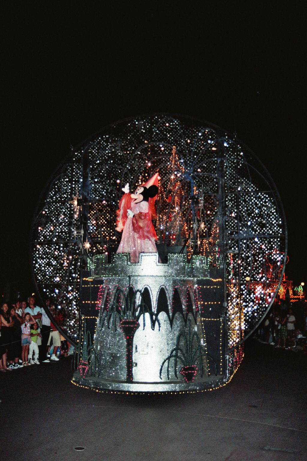 Disneyland_Paris_Lichterparade.jpg